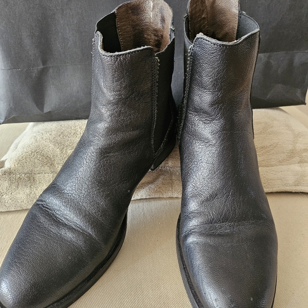 Black Leather Ancle Boots